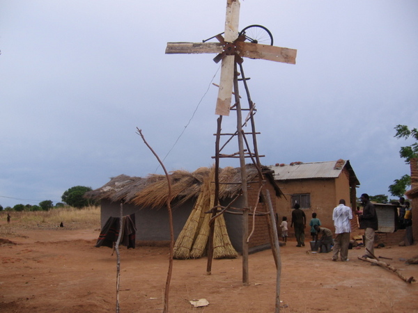 William_Kamkwambas_old_windmill.jpg