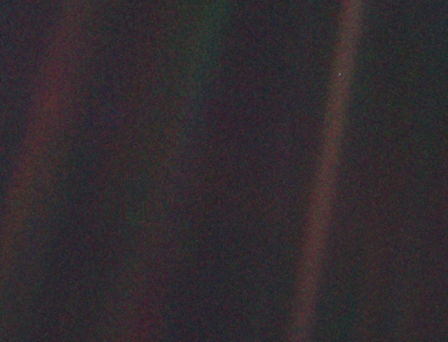 442px-Pale_Blue_Dot.jpg