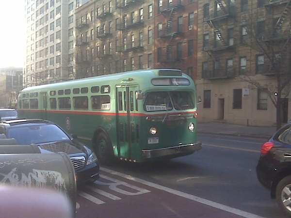 9098bus.jpg
