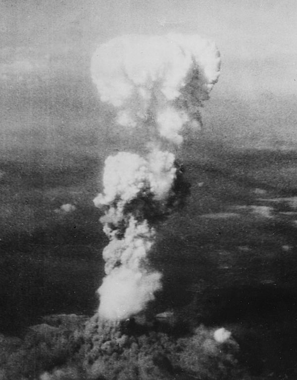Atomic_cloud_over_Hiroshima.jpg