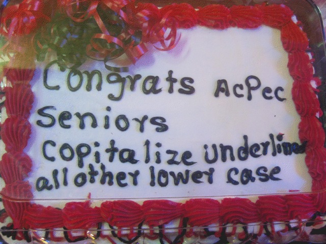 Funny cake decorating flub / Boing Boing