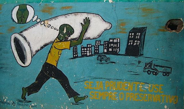 condommural.jpg