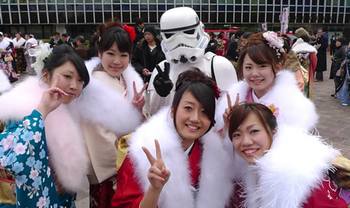 dannychoo_vsign.jpg