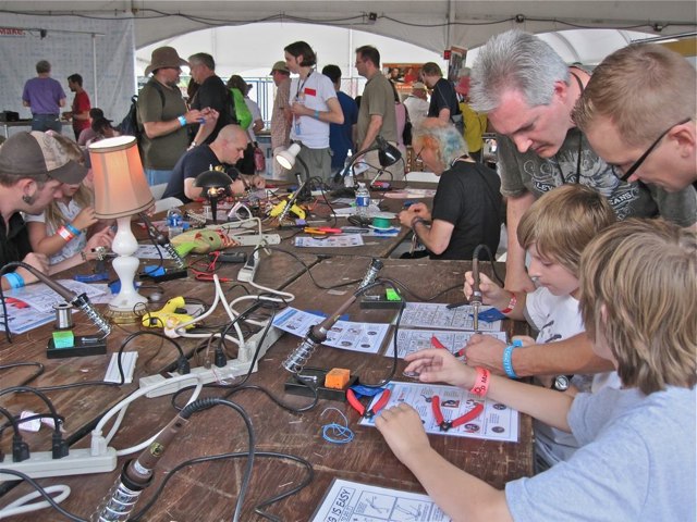 Detroit-Maker-Faire-2010-12