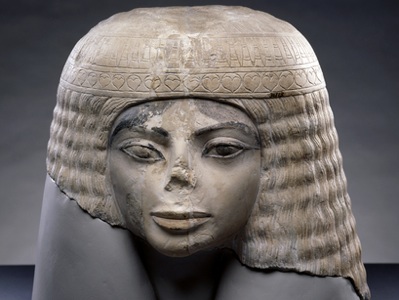 Бюст египетской женщины очень похож на Майкла Джексона